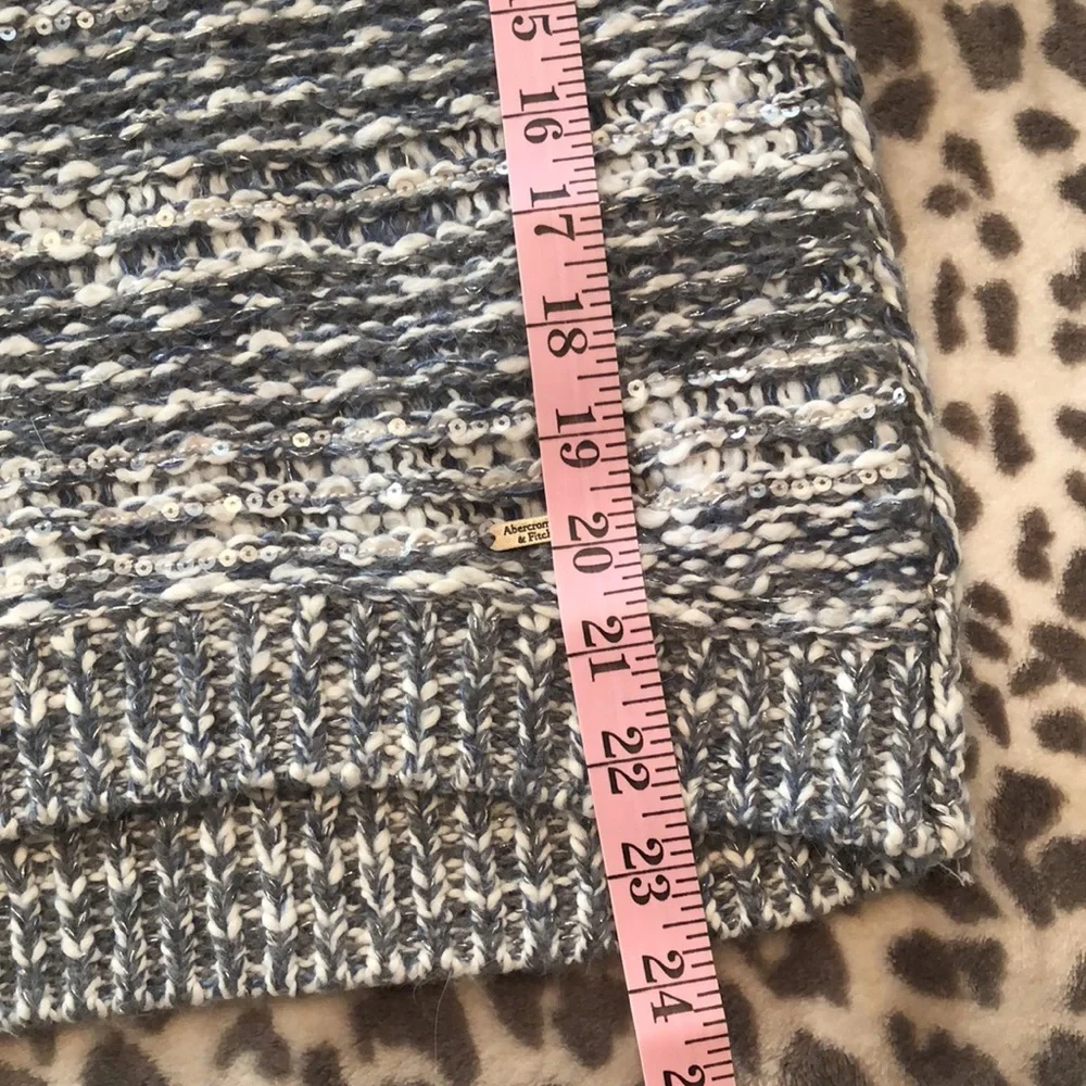 Abercrombie & Fitch V-neck Sequin Sweater Gray Size Small
